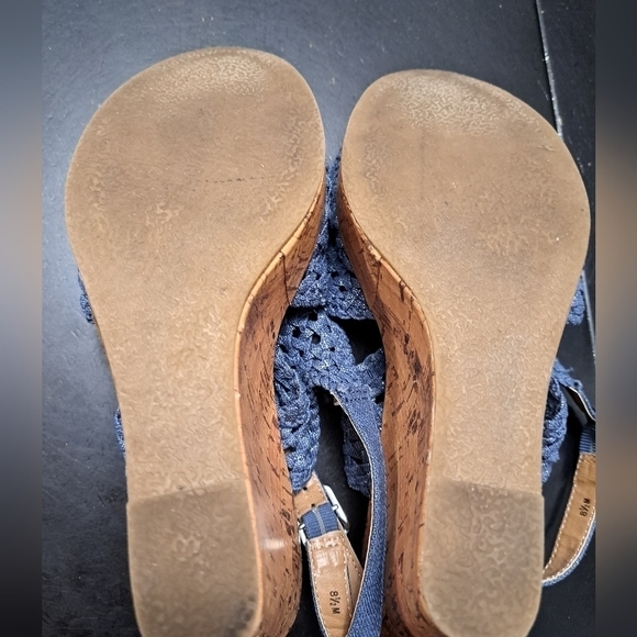 Mudd Blue Perforated Cork Wedge Sandal    Size 8.5 - Picture 13 of 13